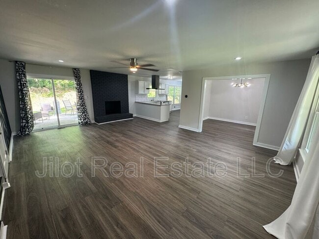 Building Photo - 3240 Pyrite Cir SW