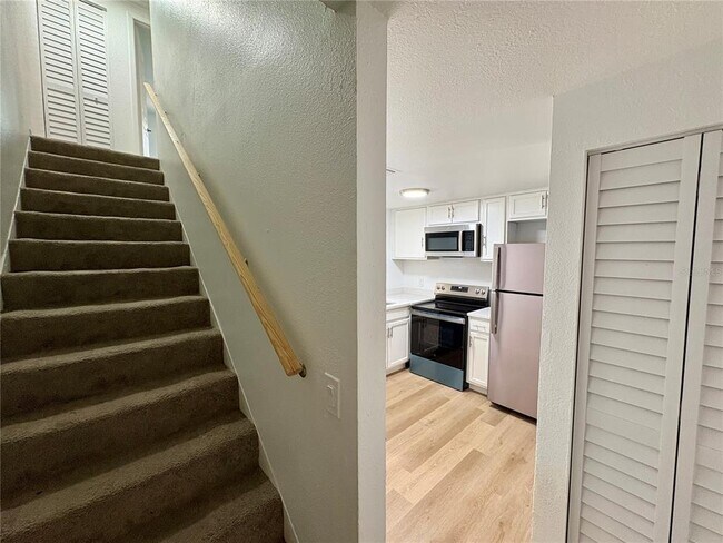 Building Photo - 305 57th Ave Dr E