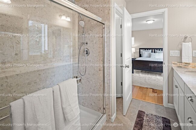 Building Photo - Stunning Like-New Home in Arbor Mist – Pri...