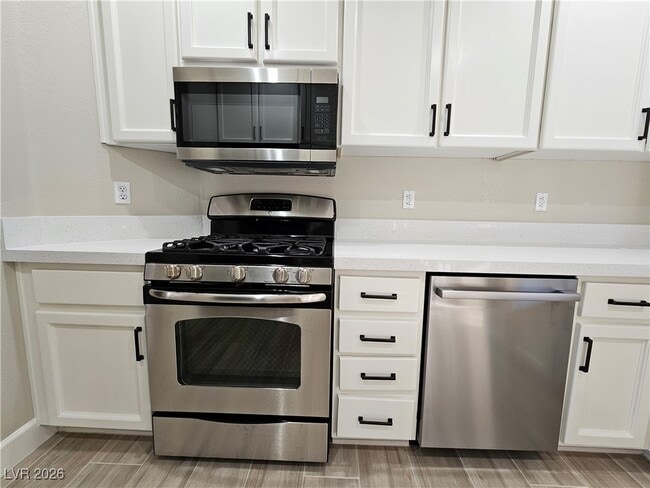 Building Photo - 3033 Isaac River Dr