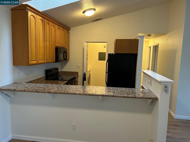 Building Photo - 952 Villa Terrace