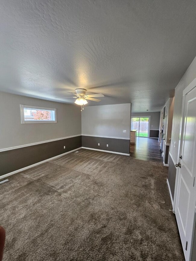 Building Photo - 141 Rivers Edge Ct