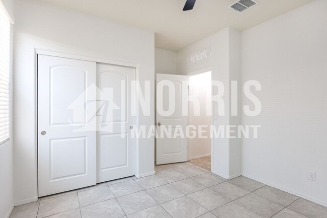 Building Photo - Low Maintenance Home Centrally Located
