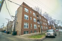 Building Photo - 852 N Leavitt St