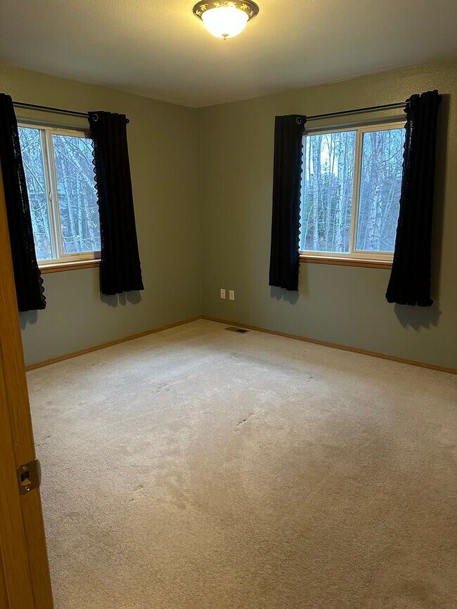 Building Photo - 4755 W Ronnies Cir