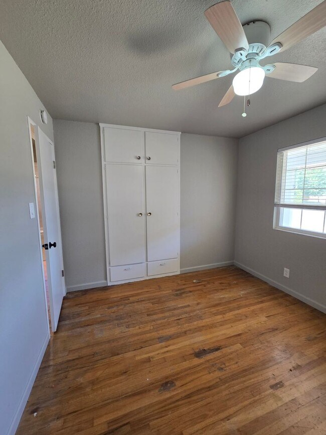 Building Photo - Spacious 4-Bedroom Corner Lot Home $2450.00 per month | Prime Rancho Cordova Location | Available...