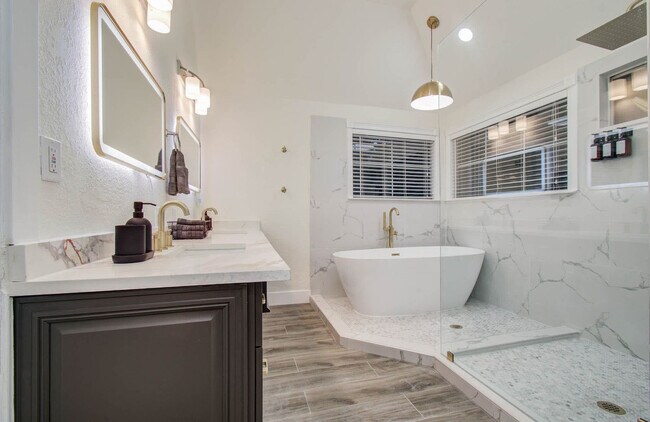 Building Photo - 35 Alden Glen Dr