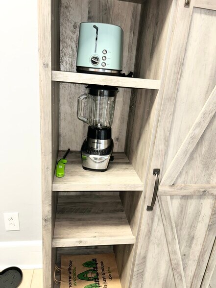 Building Photo - 1039 Riviera St