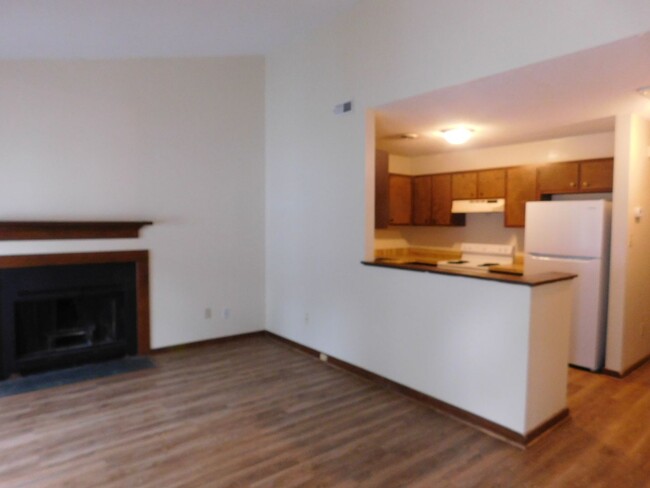 Building Photo - 1527 College Way