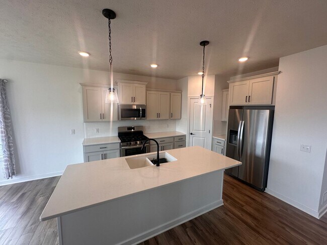 Building Photo - Home For Rent Papillion