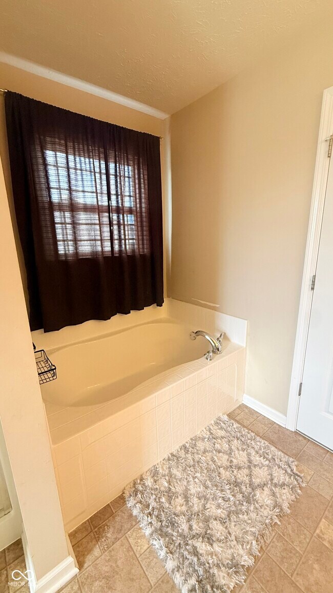 Building Photo - 4674 W Chert Dr