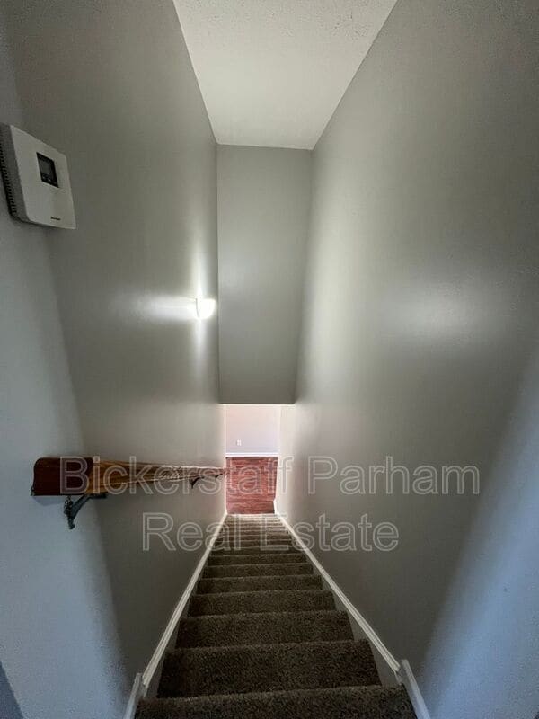 Building Photo - 410 26th Ct