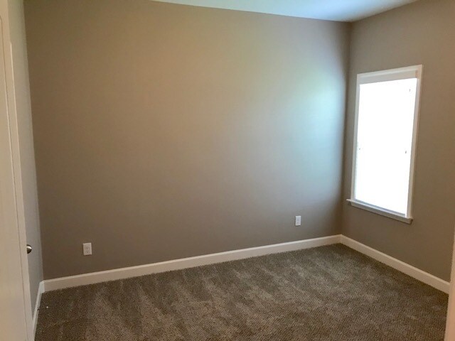 Building Photo - CourtlyCircleWest8565