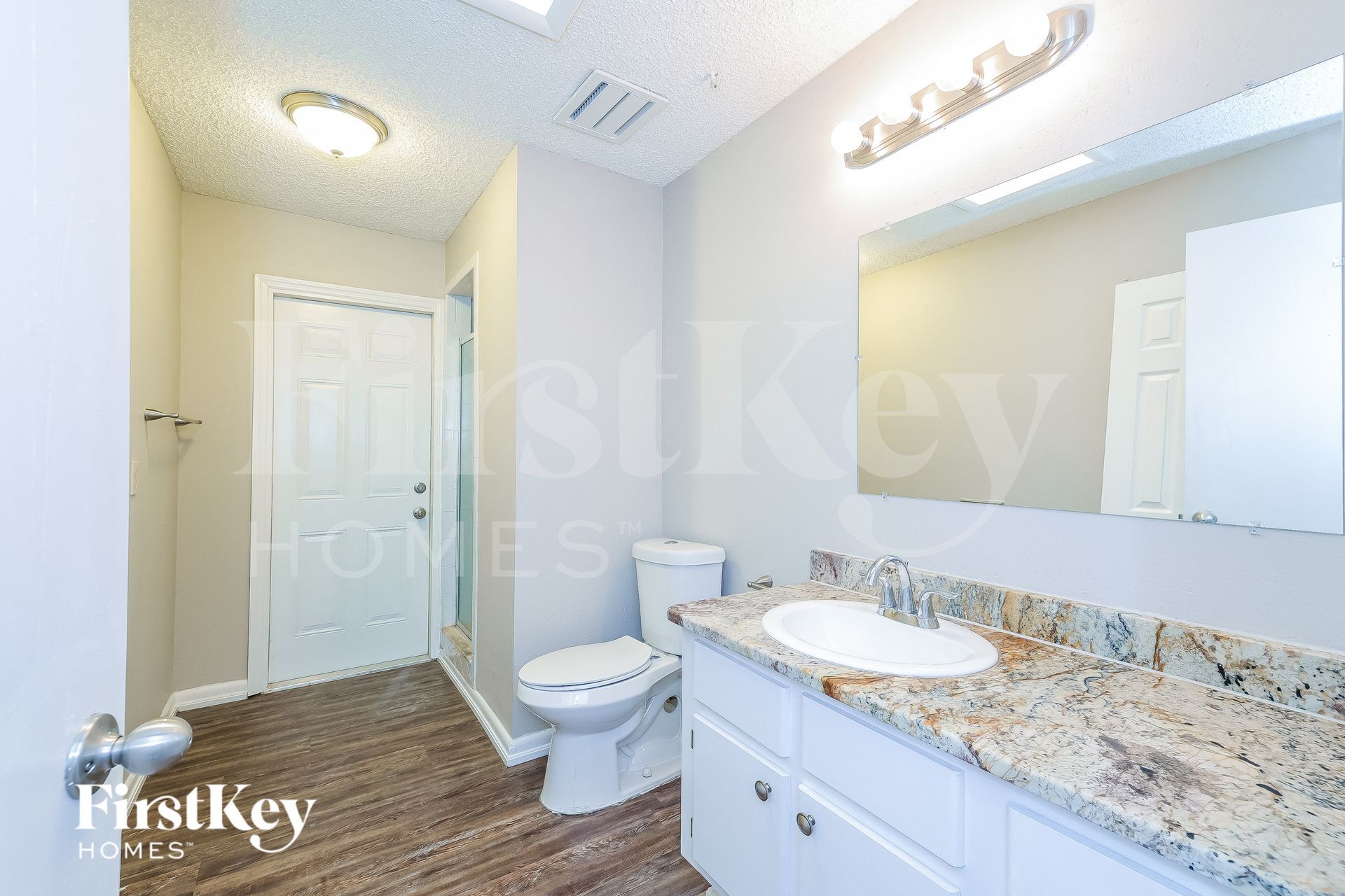 Building Photo - 5305 Lisa Ave