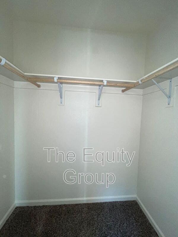 Building Photo - 7039 W Wren Ave