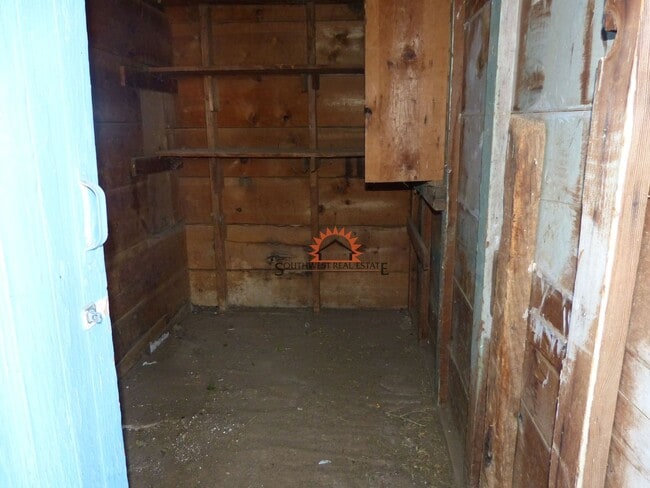 Building Photo - 1 bedroom 1 bath home that won't break the...