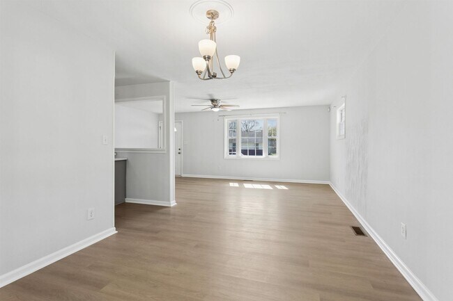 Building Photo - 3BR Rancher Hampton/Langley AFB