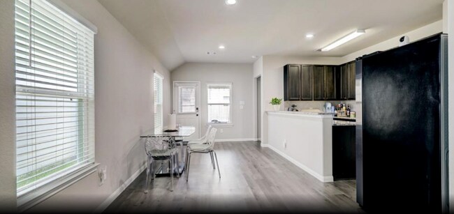 Building Photo - 22514 Woodmere Spur Ln