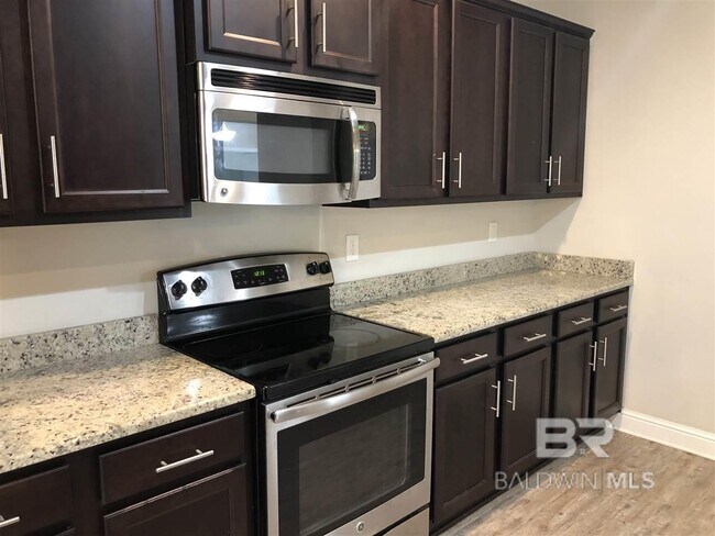 Building Photo - 23738 Havasu Dr