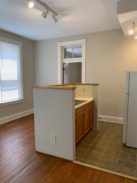 Building Photo - 2248 Flora St