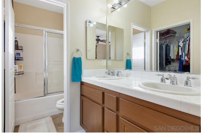 Building Photo - 14650 Via Fiesta