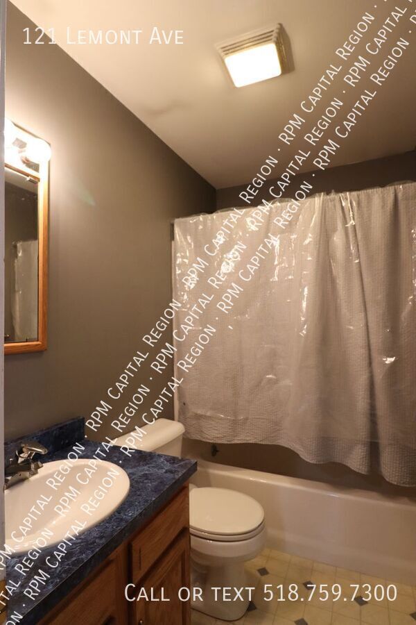 Building Photo - 121 Lemont Ave