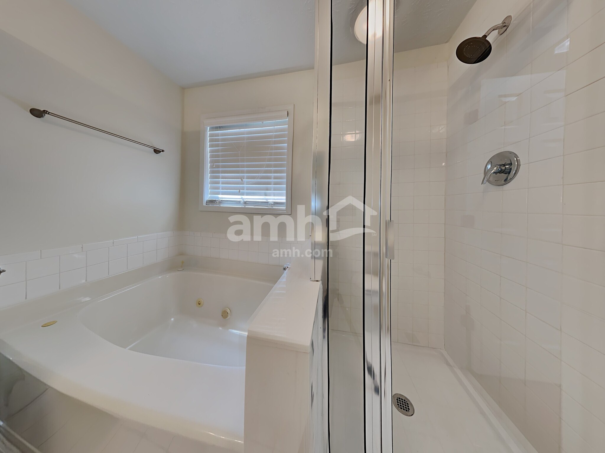 Building Photo - 5810 Stephens Mill Dr