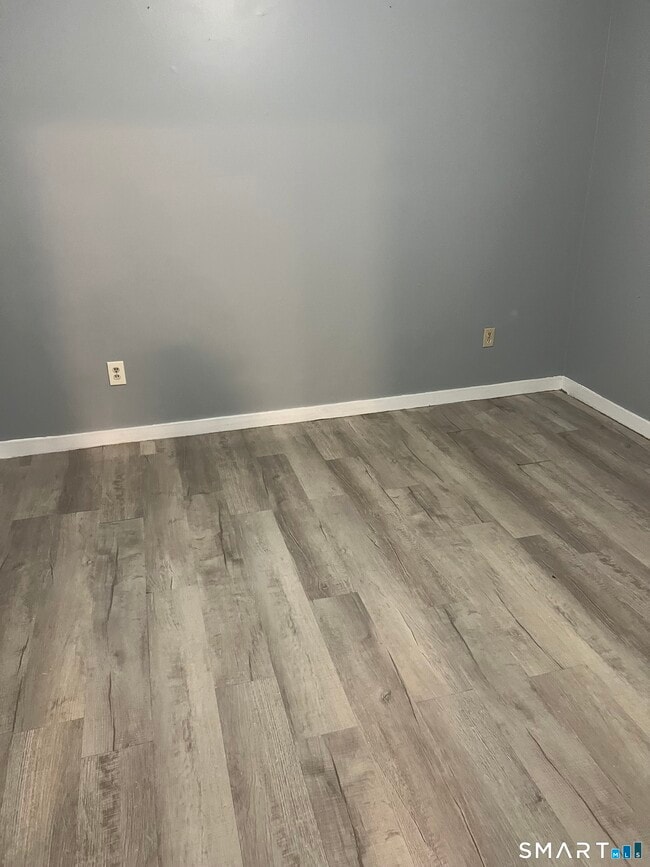 Building Photo - 11 7th St