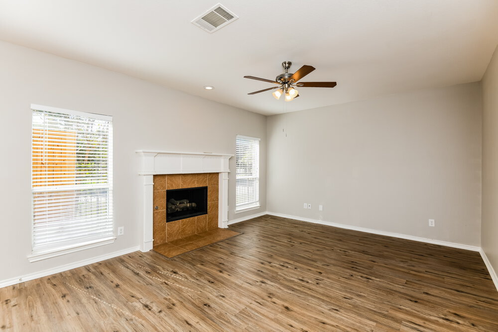 Building Photo - 6910 Shore Breeze Ct