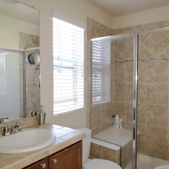 Master Bathroom - 10314 Bellwether Ln