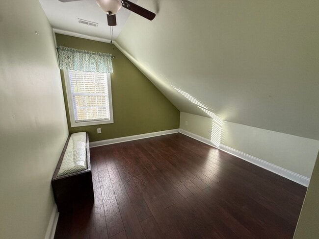 Building Photo - 3704 Warwick Pl