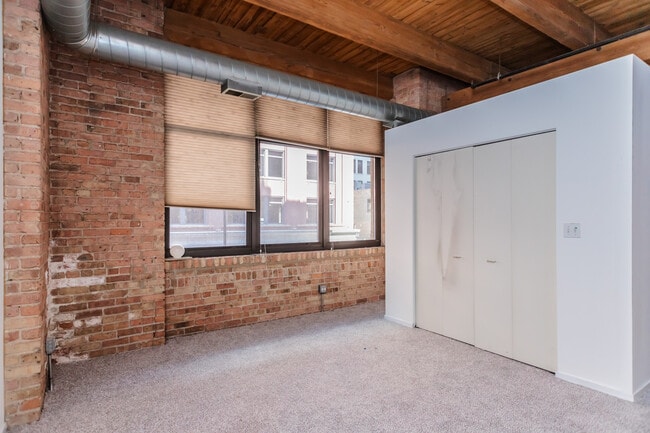 Building Photo - 625 W Jackson Blvd