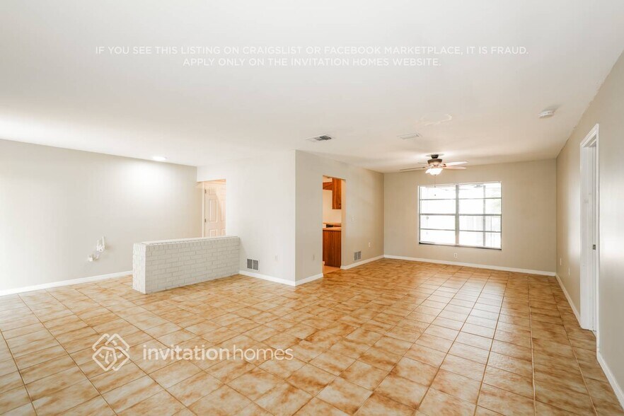 Building Photo - 3731 Aster Dr