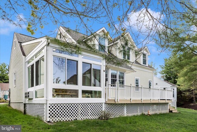 Building Photo - 2465 Bear Den Rd