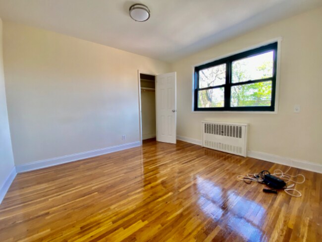 Building Photo - 200 Beacon Hill Dr