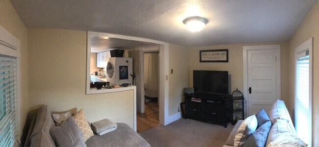 Building Photo - 24 Walnut St