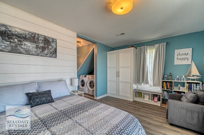 Building Photo - FURNISHED OFF-SEASON OCEANFRONT MONTHLY RENTAL -ONLY FEBRUARY LEFT