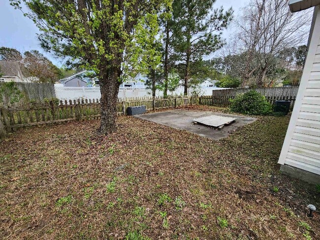 Building Photo - 8065 Resin Rd