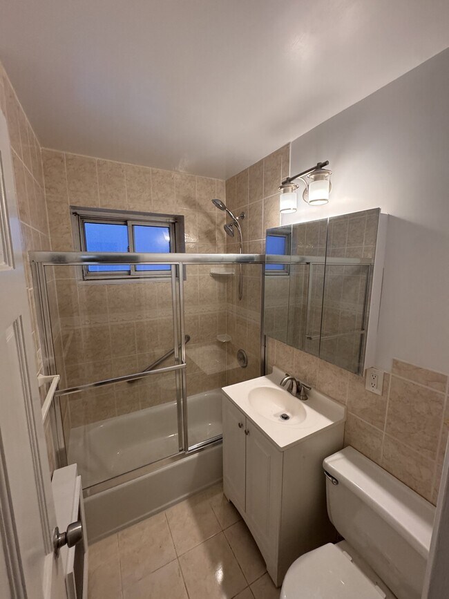 Building Photo - 1497 Terrace Cir