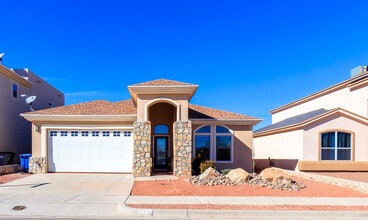Building Photo - Custom 1 Story Home in Sandstone Ranch Est...