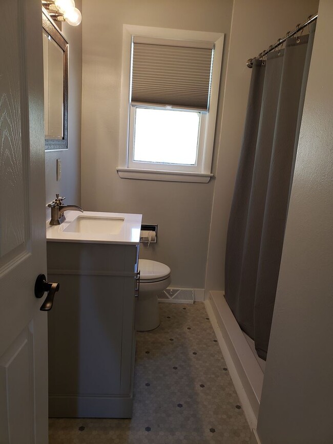 Building Photo - 3 bed 1.5 bath single family home in Wausau