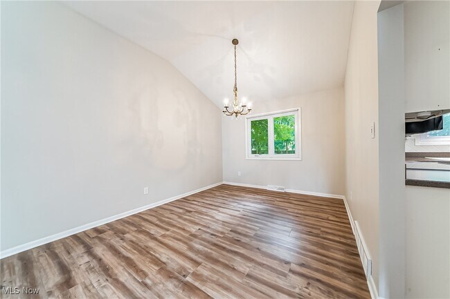 Building Photo - 1682 Mendelssohn Dr