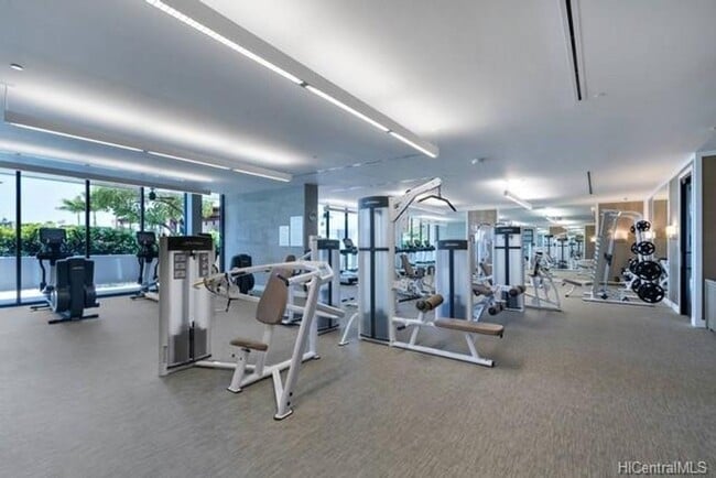 Building Photo - Symphony Honolulu! Luxurious 3 bedroom 2 bathroom in Kakaako with 2 assigned parking stall