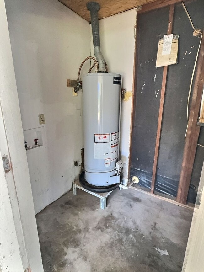 Building Photo - 3 Bedroom 1.5 Bathroom home in Ocean Springs School District