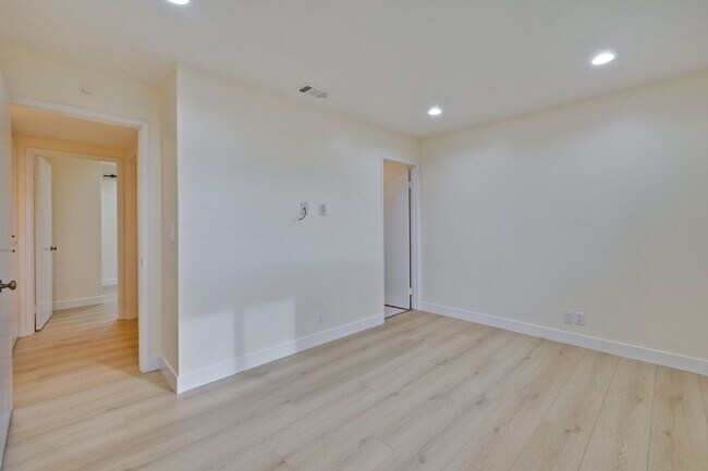 Building Photo - Beautifully Updated 3 Bed 2 Bath Home in Prime Milpitas Location!