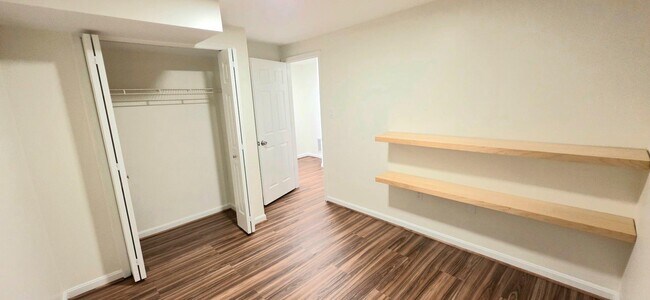 Building Photo - 6008 Raina Dr