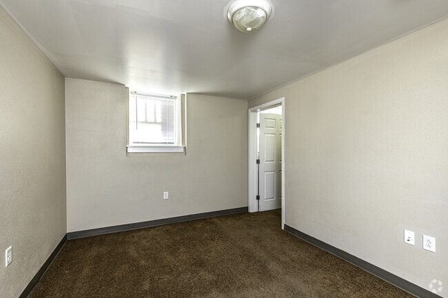 2BR, 1BA - 1097SF - Market Street Lofts