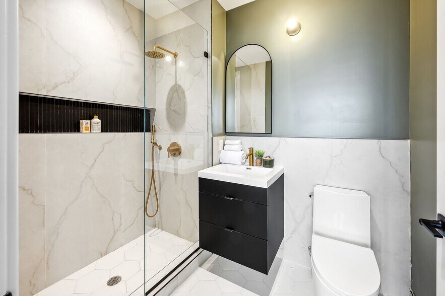 Building Photo - 1890 Pelham Pky