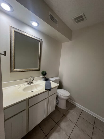 Building Photo - 6905 Cleaton Rd