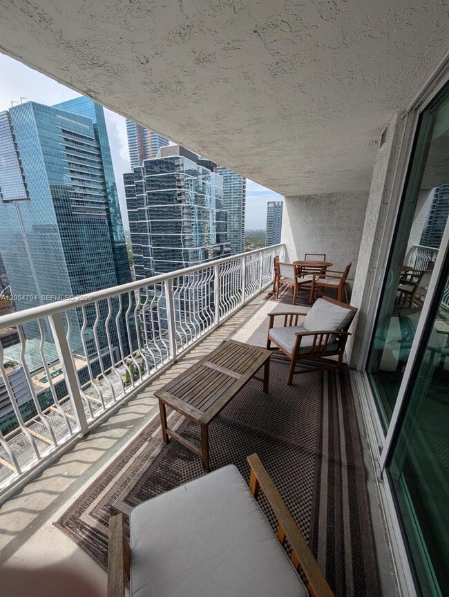 Building Photo - 1200 Brickell Bay Dr